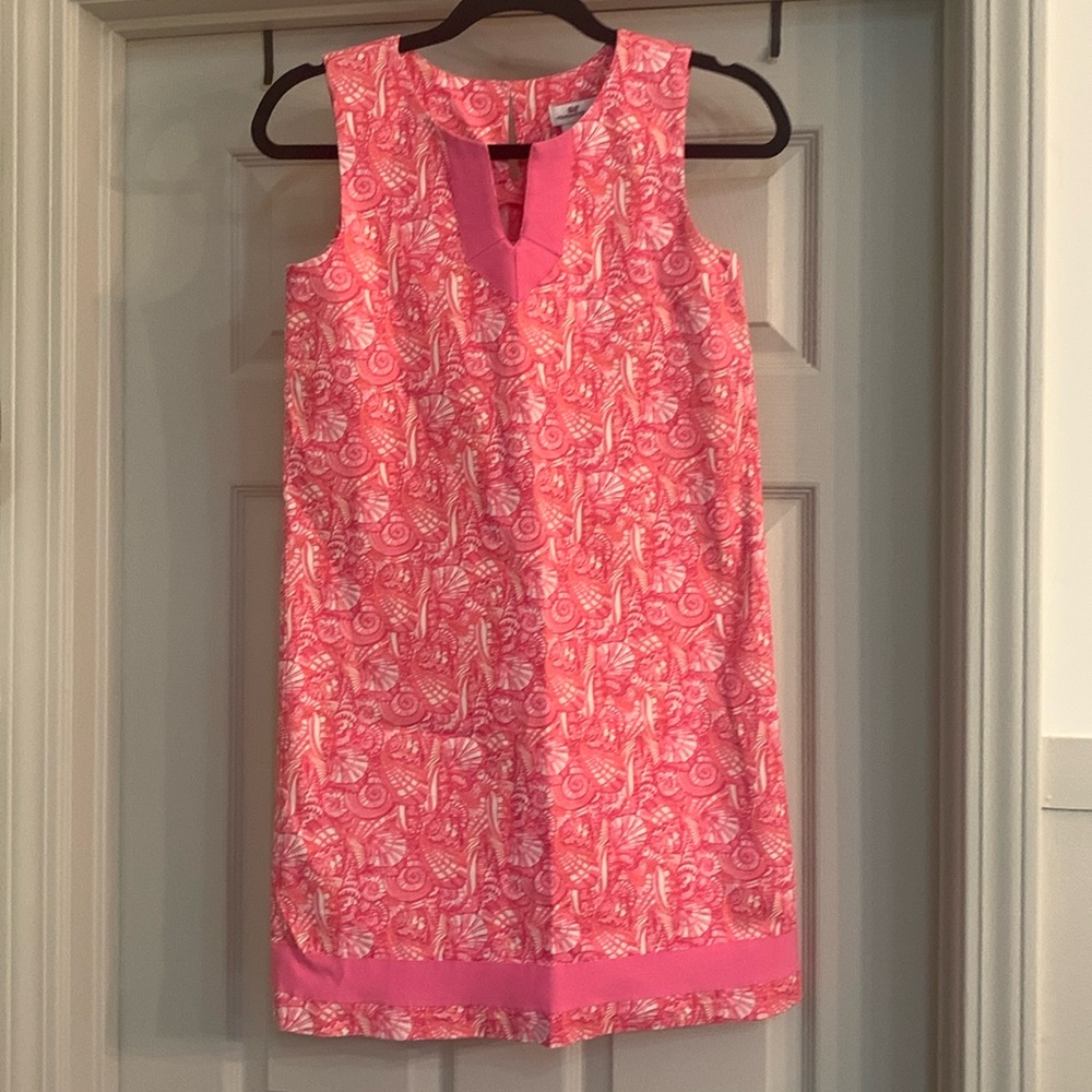 Girls Vineyard Vines sleeveless shift dress. Like new.